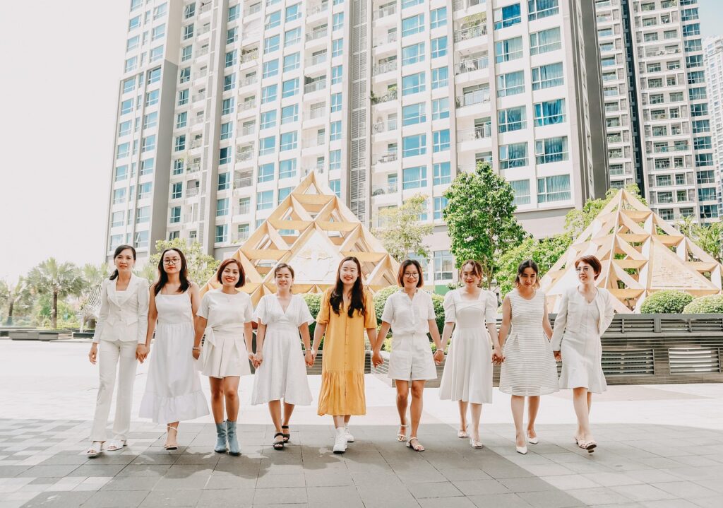 modern leadership: key strategies to inspire and engage your team discover essential leadership skills and strategies to inspire, motivate, and guide your team towards success in any organization.